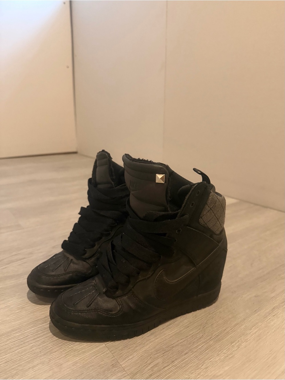 Nike Women’s Black High-Top Sky Hi H2O Repel Wedge Sneakers - Picture 2 of 4